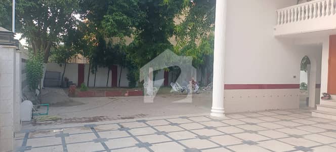 پی آئی اے ہاؤسنگ سکیم لاہور میں 6 کمروں کا 2 کنال مکان 3.6 لاکھ میں کرایہ پر دستیاب ہے۔ پی آئی اے ہاؤسنگ سکیم لاہور میں 6 کمروں کا 2 کنال مکان 3.6 لاکھ میں کرایہ پر دستیاب ہے۔