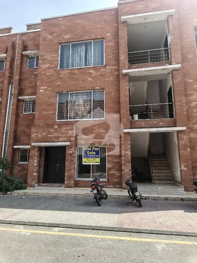 D Block Butifull Flat For Sale