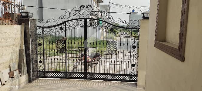 ایس اے گارڈنز جی ٹی روڈ,لاہور میں 3 کمروں کا 5 مرلہ مکان 1.65 کروڑ میں برائے فروخت۔ ایس اے گارڈنز جی ٹی روڈ,لاہور میں 3 کمروں کا 5 مرلہ مکان 1.65 کروڑ میں برائے فروخت۔