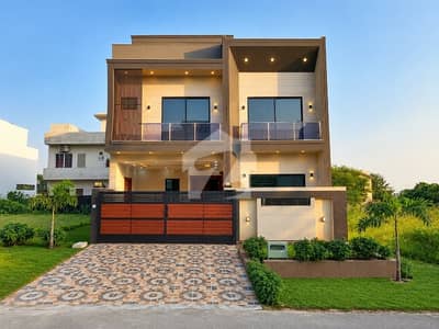 Get A Corner 8 Marla House For Sale In D-12/3
