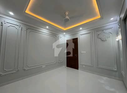 Get This Amazing 10 Marla House Available In Bahria Town Phase 8