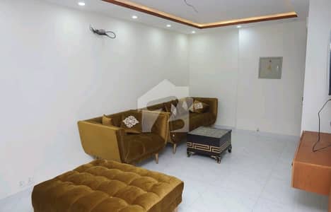 Raiwind Road Flat For Sale Sized 700 Square Feet