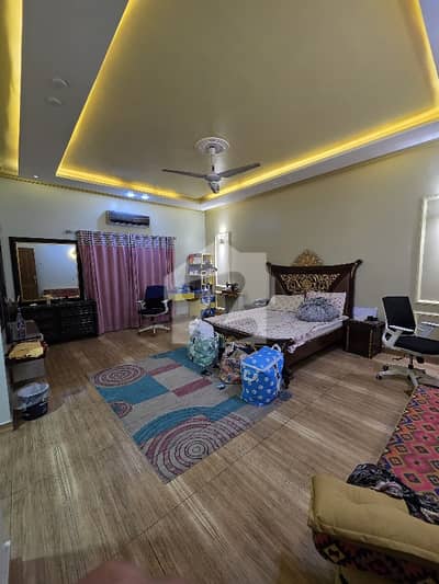 1000 Sq Yd Chance Deal Bungalow for Sale in DHA Phase 5