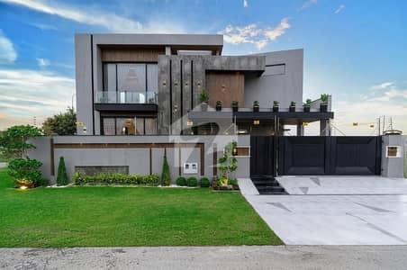 OWNER NEEDY 22 MARLA CORNER ULTRA MODERN LUXURY VILLA IN LOW PRICE IN DHA PHASE 7 NEAR TO MCDONALDS.