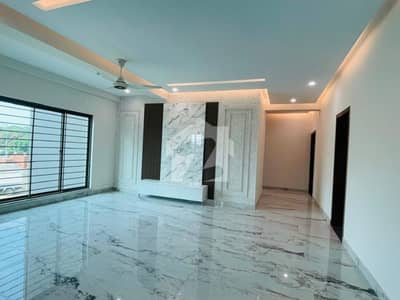 Brand New 4 Bed 12 Marla Spacious Apartment For Rent In Askari 12 Lhr