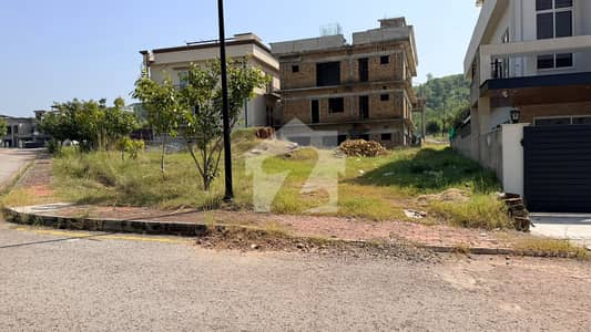 بحریہ انکلیو - سیکٹر ایم بحریہ انکلیو,بحریہ ٹاؤن,اسلام آباد میں 1 کنال رہائشی پلاٹ 3.3 کروڑ میں برائے فروخت۔