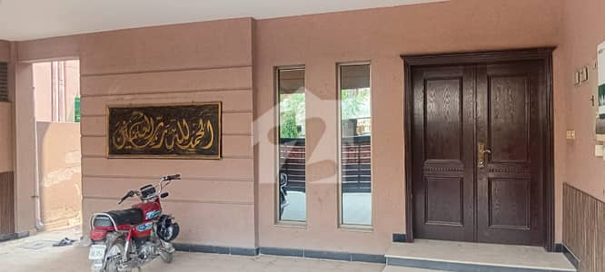 عسکری 10 - سیکٹر ایف عسکری 10,عسکری,لاہور میں 5 کمروں کا 17 مرلہ مکان 12.3 کروڑ میں برائے فروخت۔