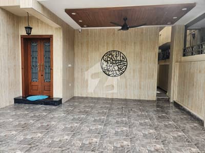 Beautiful 10 Marla House On Excellent Location For Sale. Beautiful 10 Marla House On Excellent Location For Sale.