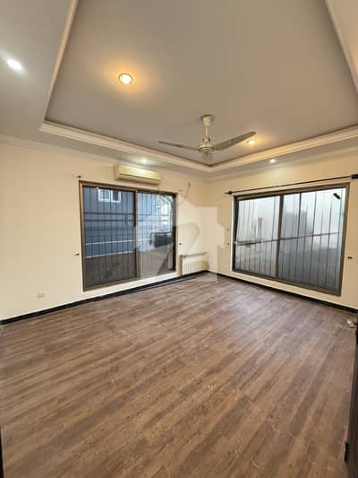Kanal Full house available for rent dha 1