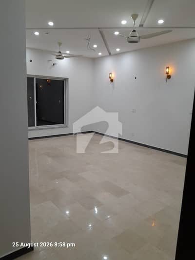 Beautiful House's Upper Portion For Rent Beautiful House's Upper Portion For Rent
