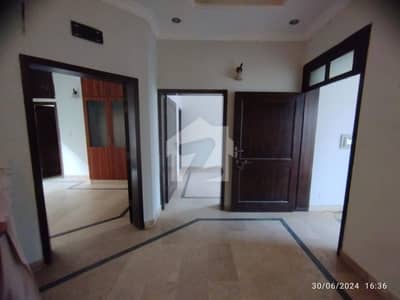 UPPER PORTION AVAILABLE FOR RENT IN D12