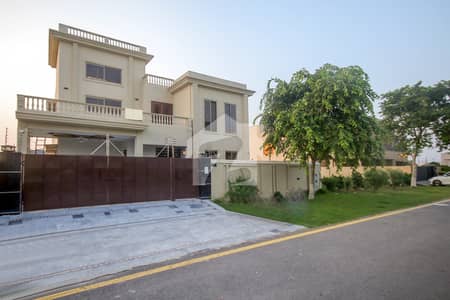 Beautiful 1 Kanal Brand New House for Rent in Phase 8