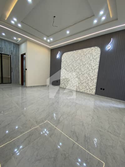 10 Marla Beautiful House for Sale in Royal Orchard Multan
