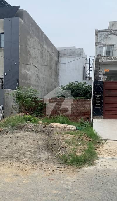 4.25 Marla Plot On 60 Feet Wide Road, Surrounded By 1 Kanal Houses