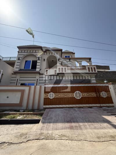 گلشن آباد راولپنڈی میں 6 کمروں کا 10 مرلہ مکان 3.45 کروڑ میں برائے فروخت۔