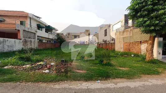 1 Kanal Top Location Plot Block U In Phase 8 DHA Lahore For Sale
