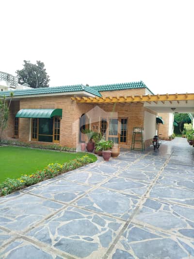 ایف ۔ 7 اسلام آباد میں 5 کمروں کا 2 کنال مکان 9.8 لاکھ میں کرایہ پر دستیاب ہے۔