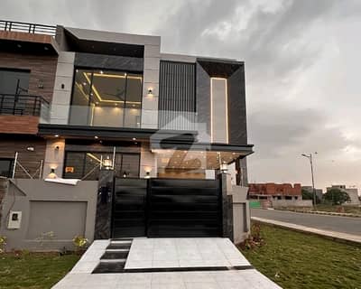 Prime Location 5 Marla House In Rehman Villas Is Available For sale