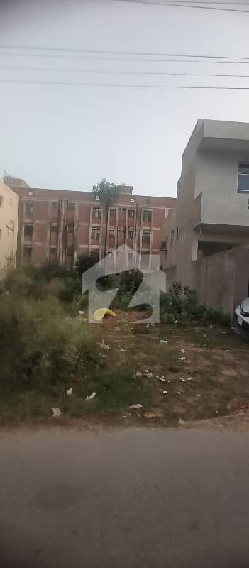 ایل ڈی اے ایوینیو لاہور میں 1 کنال رہائشی پلاٹ 2.92 کروڑ میں برائے فروخت۔