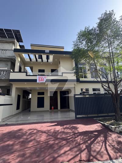 10 Marla Used House For Sale In Media Town 10 Marla Used House For Sale In Media Town