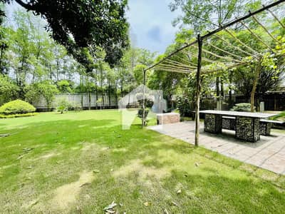 Close To Park Exclusive Deal