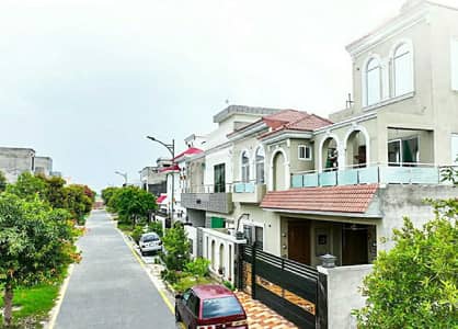 5 MARLA CORNER PLOT WITH ALL DUES PAID ON CARPETED RD AVAILABLE FOR SALE IN NEW LHR CITY 5 MARLA CORNER PLOT WITH ALL DUES PAID ON CARPETED RD AVAILABLE FOR SALE IN NEW LHR CITY