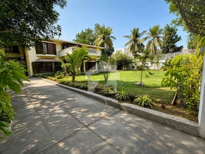 1,000 Yards Corner Bungalow for Rent Clifton Block 4 | Ideal for Commercial Use 1,000 Yards Corner Bungalow for Rent Clifton Block 4 | Ideal for Commercial Use