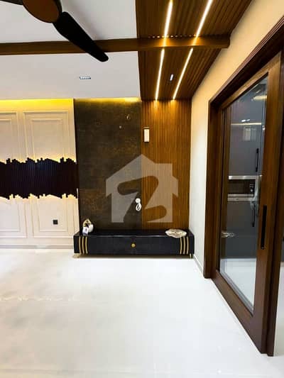 Beautiful Kanal Lower Portion For Rent In Lake City Meadows Very Hot Location Facing Park Near Commercial Market And Masjid