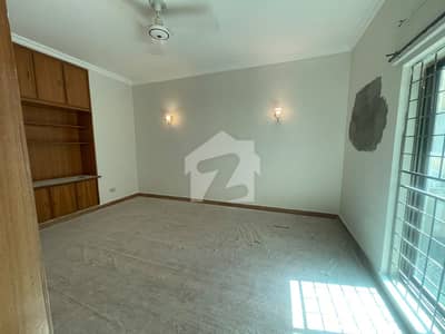 1 Kanal Upper Portion Available For Rent Near H Block Commercial Market And National Hospital In Phase 1 DHA Lahore