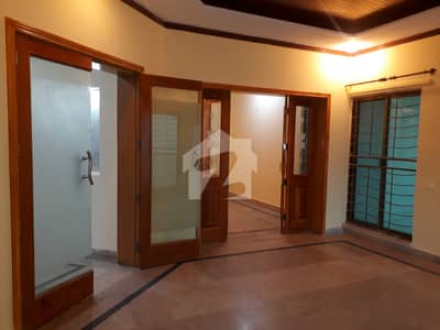 DHA 1.5 Kanal (30 Marla) Ideal Lower Portion With Basement And Separate Gate For Rent In Phase 3 Block W