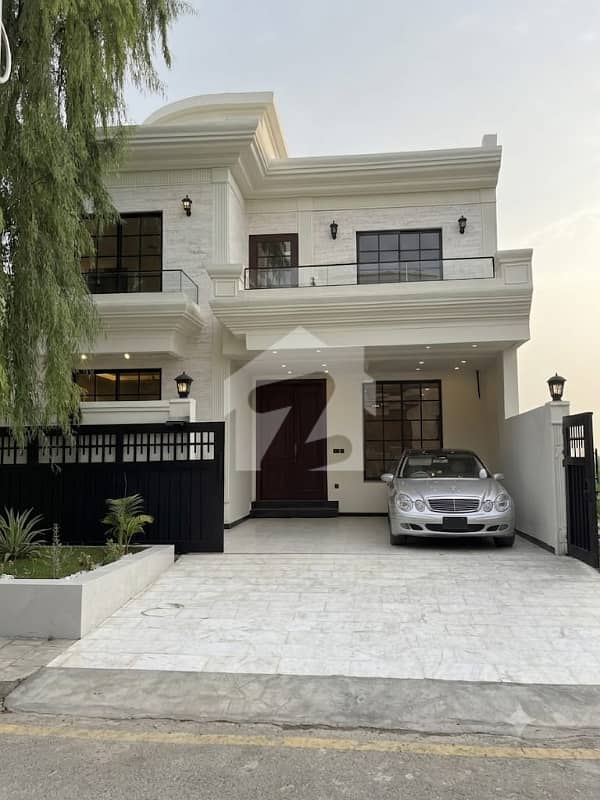 10 Marla Modern Neoclassical Dream House 10 Marla Modern Neoclassical Dream House