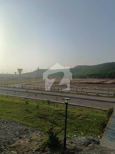 مارگلہ انکلیو مارگلہ ایونیو,اسلام آباد میں 1 کنال رہائشی پلاٹ 8.5 کروڑ میں برائے فروخت۔