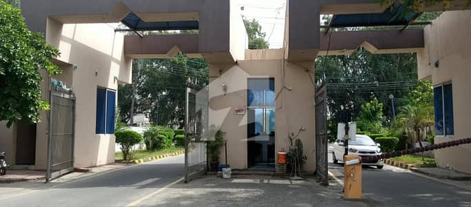 بیکن ہاؤس سوسائٹی لاہور میں 1 کنال رہائشی پلاٹ 2.45 کروڑ میں برائے فروخت۔