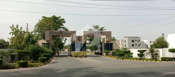 بیکن ہاؤس سوسائٹی لاہور میں 2 کنال رہائشی پلاٹ 5.25 کروڑ میں برائے فروخت۔