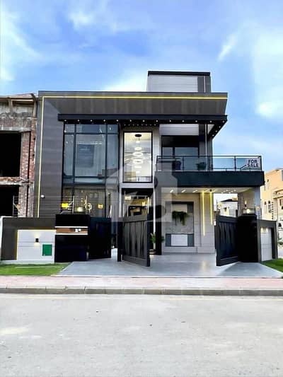 we are offering a prime location luxury house