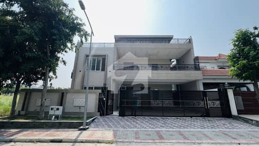 One Kanal House Open View