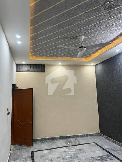 آفیسر کالونی میسرائل روڈ,راولپنڈی میں 3 کمروں کا 3 مرلہ مکان 1.2 کروڑ میں برائے فروخت۔