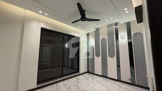 5 Marla Ultra Modern Design 3 Bedrooms Lucrative Location For Sale In Dha Phase 9 Town Lahore