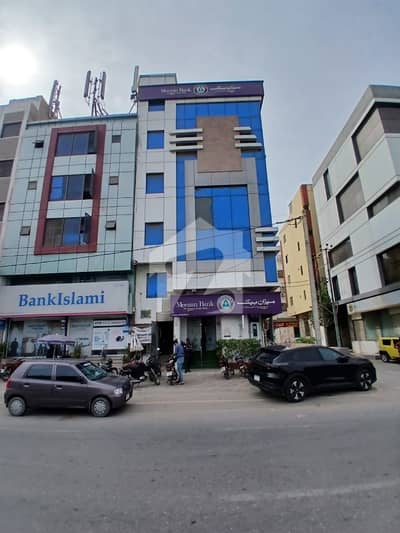 100 Square Yards Building For rent In Muslim Commercial Area