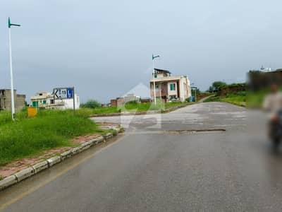 بحریہ ٹاؤن فیز 8 ۔ بلاک ایل بحریہ ٹاؤن فیز 8,بحریہ ٹاؤن راولپنڈی,راولپنڈی میں 8 مرلہ رہائشی پلاٹ 60.0 لاکھ میں برائے فروخت۔ بحریہ ٹاؤن فیز 8 ۔ بلاک ایل بحریہ ٹاؤن فیز 8,بحریہ ٹاؤن راولپنڈی,راولپنڈی میں 8 مرلہ رہائشی پلاٹ 60.0 لاکھ میں برائے فروخت۔