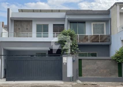 Owner Built 12 Marla House For sale In Model Town Model Town