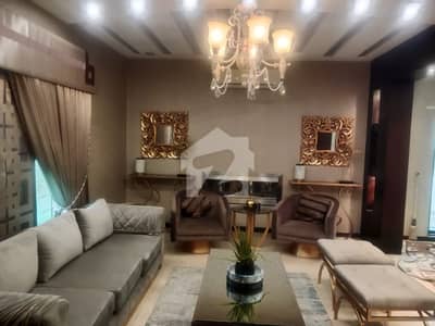 ڈی ایچ اے فیز 5 ڈی ایچ اے ڈیفینس,لاہور میں 5 کمروں کا 1 کنال مکان 8.9 کروڑ میں برائے فروخت۔