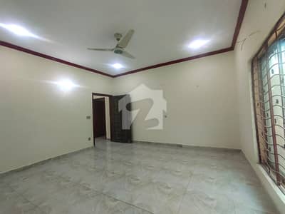 Kanal Upper Portion For Rent NFC Society OutClass Location Near Rehmat Market
