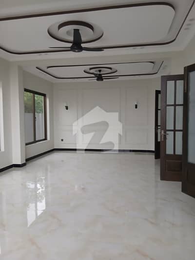 1 Kanal House Is Available For Rent