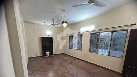 Prime Location Beautiful 666sqyd House