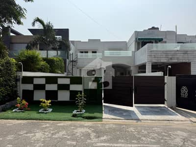 FULLY RENOVATD LIKE BRAND NEW FACING PARK 10 MARLA LUXURIOUS BUNGALOW AVAILABLE FOR SALE FULLY RENOVATD LIKE BRAND NEW FACING PARK 10 MARLA LUXURIOUS BUNGALOW AVAILABLE FOR SALE