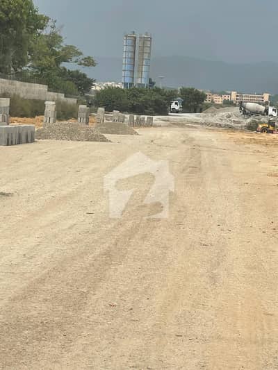 I-12/1 PLOT 35X60 FOR SALE BEST LOCATION LEVEL PLOT REASONABLE DEMAND