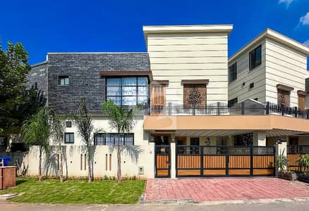 بحریہ ٹاؤن فیز 8 بحریہ ٹاؤن راولپنڈی,راولپنڈی میں 5 کمروں کا 12 مرلہ مکان 4.35 کروڑ میں برائے فروخت۔ بحریہ ٹاؤن فیز 8 بحریہ ٹاؤن راولپنڈی,راولپنڈی میں 5 کمروں کا 12 مرلہ مکان 4.35 کروڑ میں برائے فروخت۔