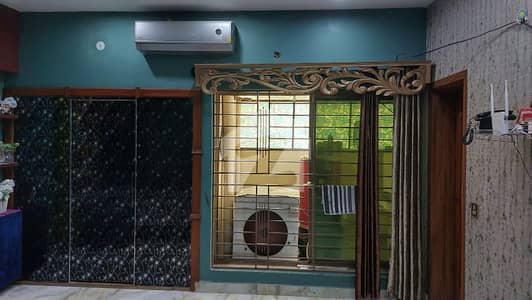 11 Marla Use House For Sale With Gass Parks Mosque City Sachool Walking Distance Top Location Bahria Town Lahore.