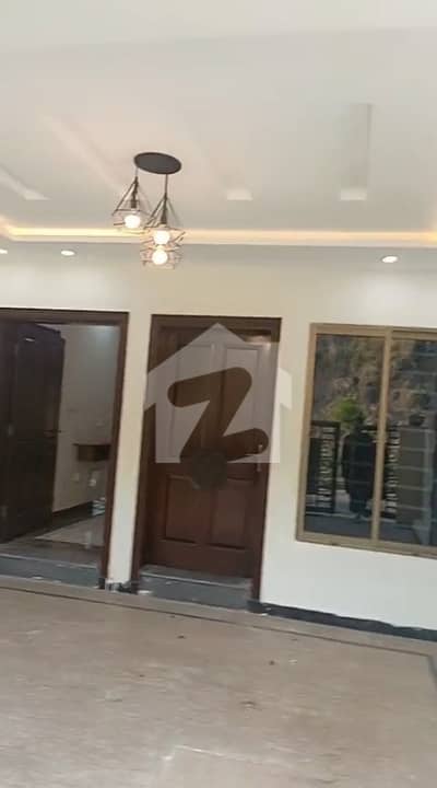 Excellent Condition 8 Marla House For Rent Excellent Condition 8 Marla House For Rent